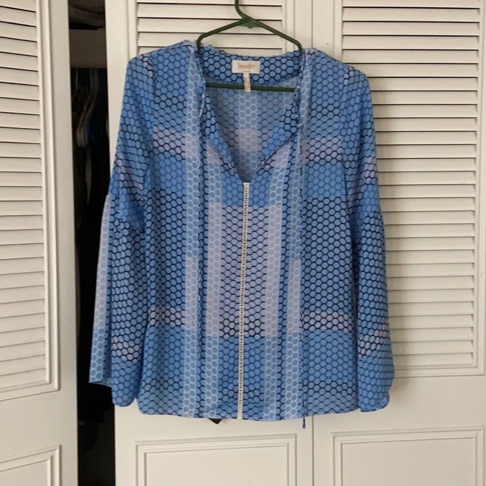 Bell sleeve blouse